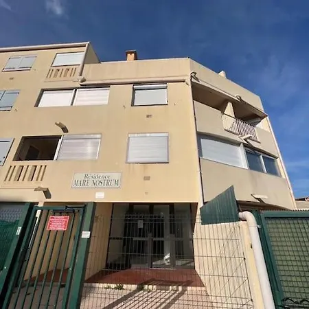 Avec Piscine. Apartman Agde