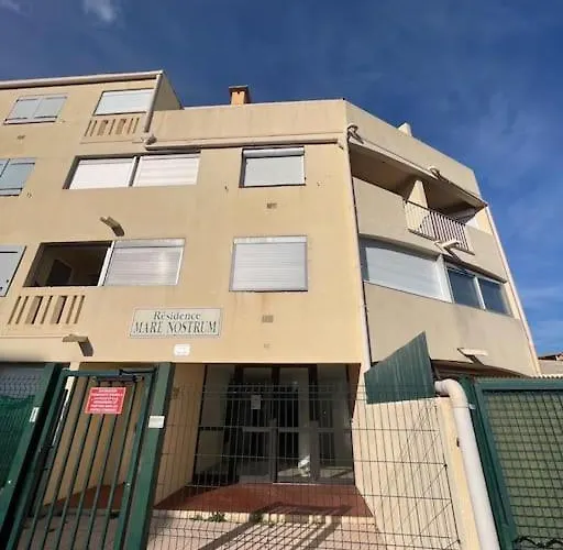 Avec Piscine. Appartement Agde